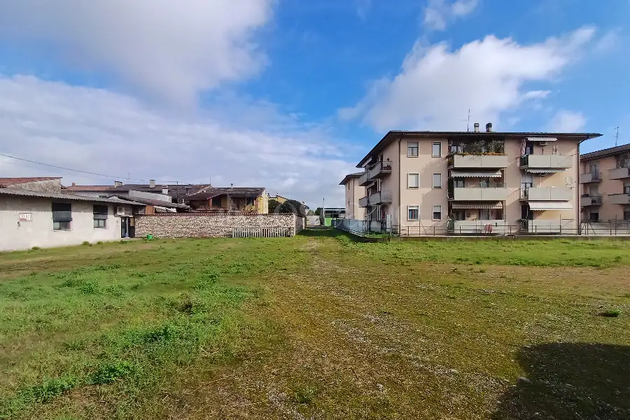 Edificabile Residenziali in vendita di 12.000 mq a €3.600.000 (rif. 3/2025)