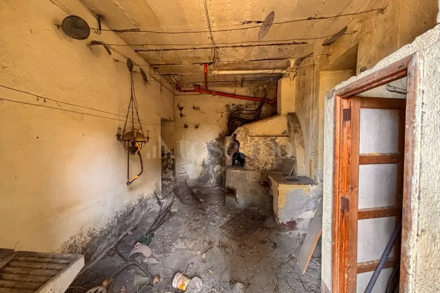 Casa Indipendente in vendita di 313 mq a €295.000 (rif. 134/2026)