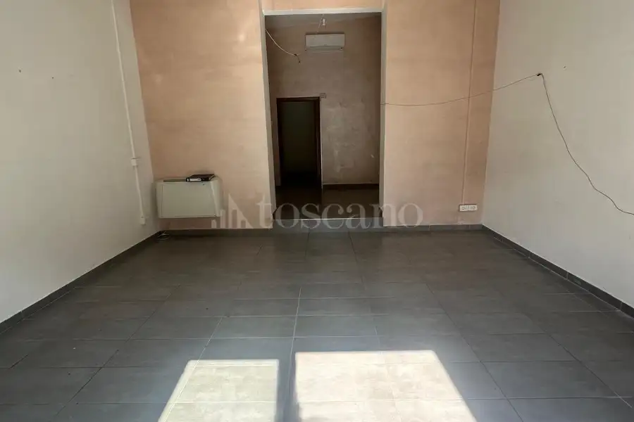 Negozio in affitto di 60 mq a €500 (rif. 114/2024)