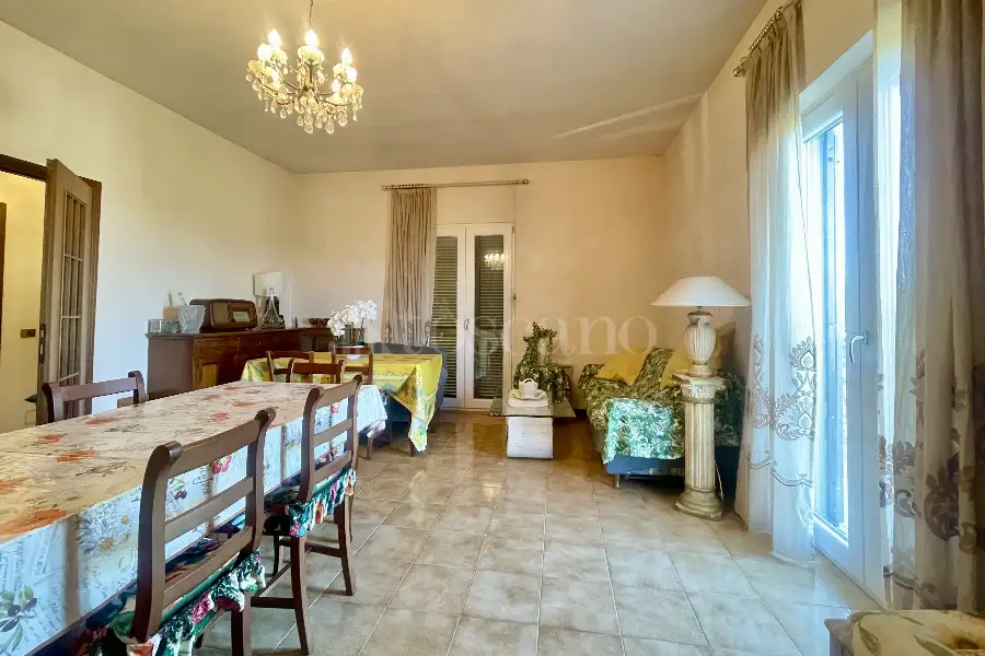 Villa in vendita di 460 mq a €400.000 (rif. 17/2026)