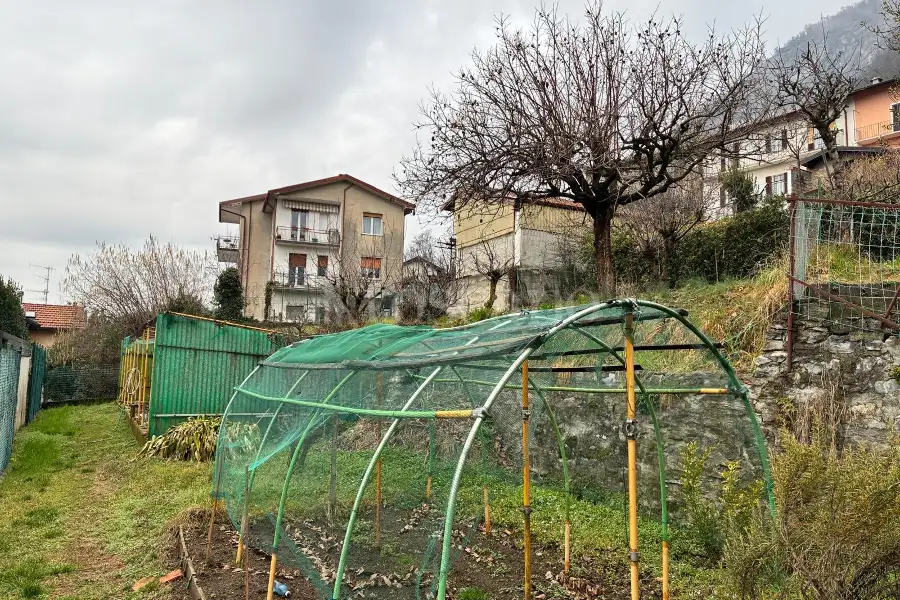 Edificabile Residenziali in vendita di 1.000 mq a €178.000 (rif. 4/2026)