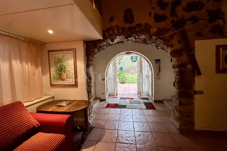 Casale in vendita di 200 mq a €790.000 (rif. 22/2025)