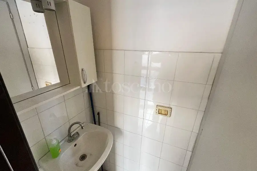 Negozio in affitto di 15 mq a €600 (rif. 23/2026)
