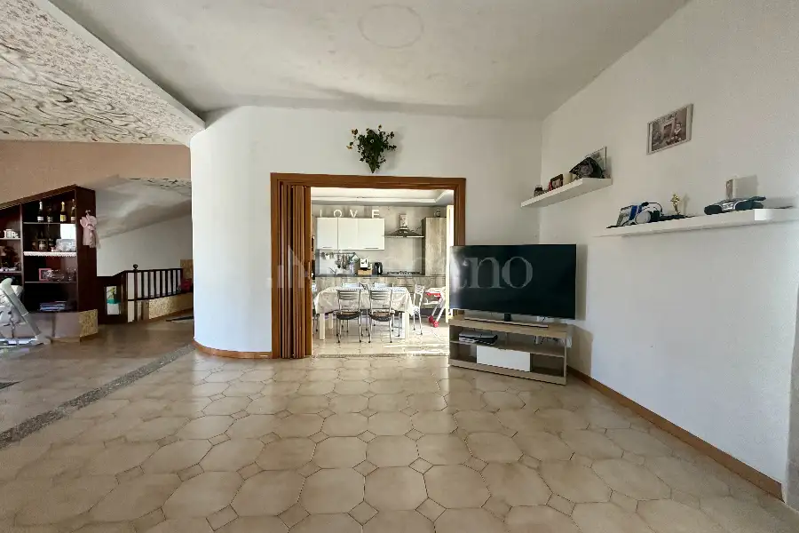 Attico in vendita di 180 mq a €165.000 (rif. 102/2026)