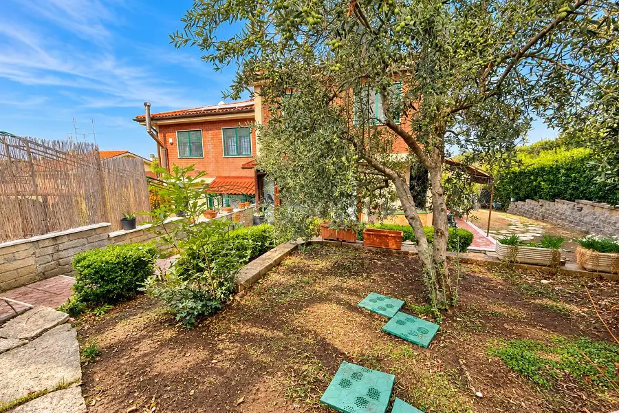 Villa Bifamiliare in vendita di 150 mq a €435.000 (rif. 13/2026)