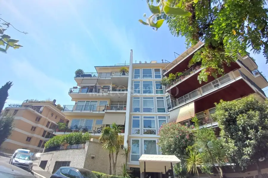 Casa in vendita di 180 mq a €960.000 (rif. 20/2026)