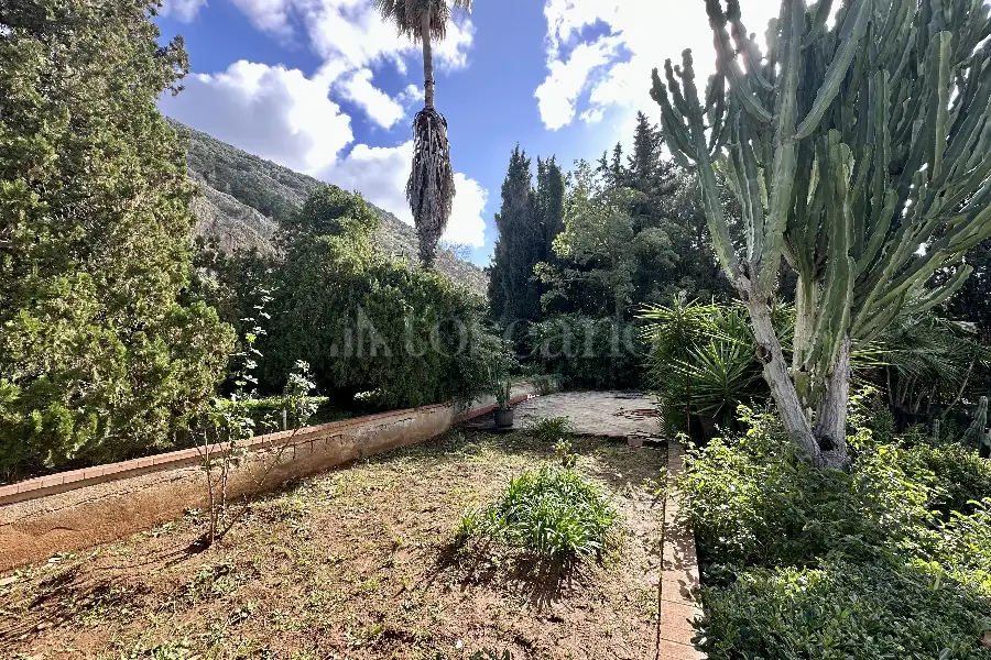 Villa in vendita di 565 mq a €995.000 (rif. 3/2026)