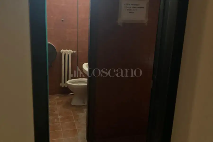 Negozio in affitto di 500 mq a €4.000 (rif. 27/2025)