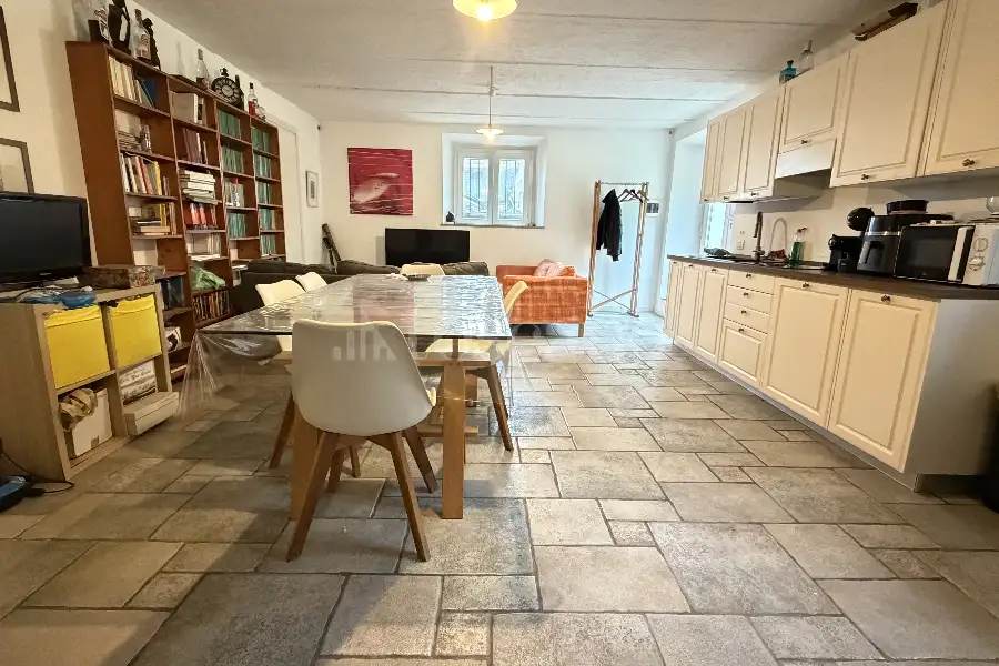 Stanza in affitto di 100 mq a €550 (rif. 12/2026)