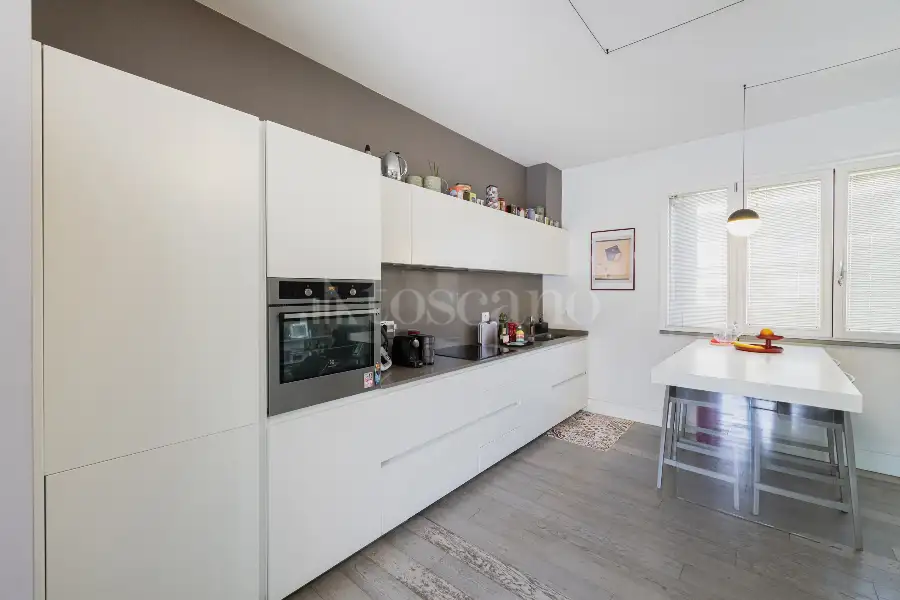 Attico in vendita di 140 mq a €890.000 (rif. 11/2025)
