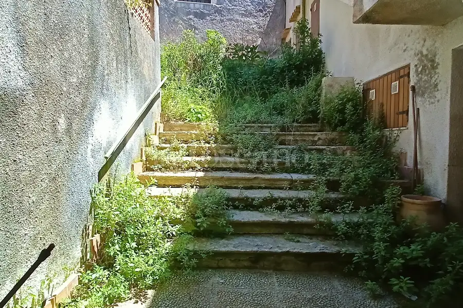 Casa in vendita di 480 mq a €450.000 (rif. 37/2026)
