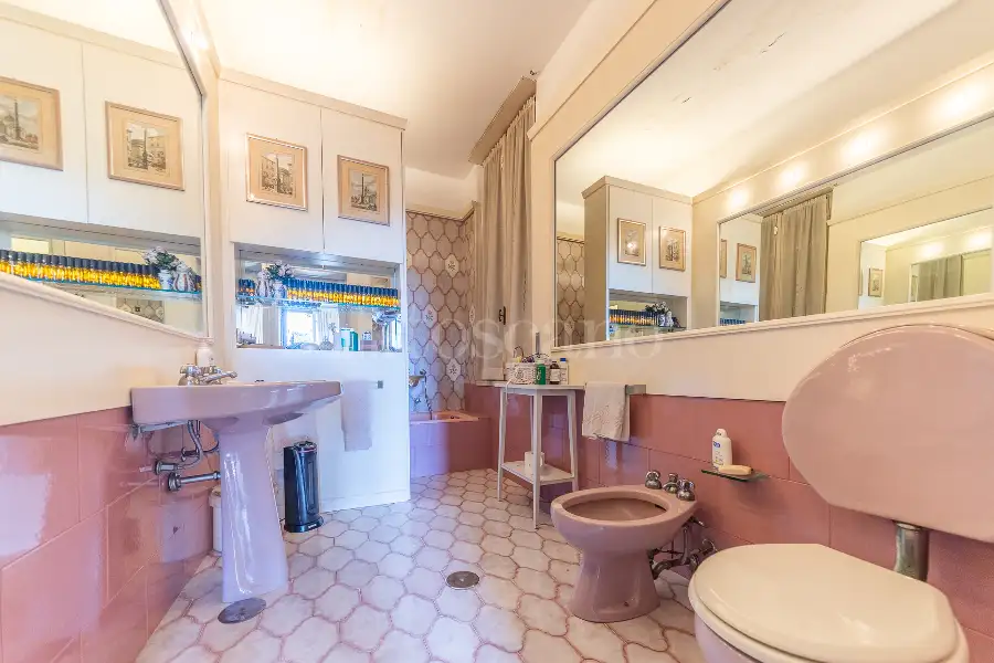 Villa in vendita di 750 mq a €1.950.000 (rif. 53/2026)