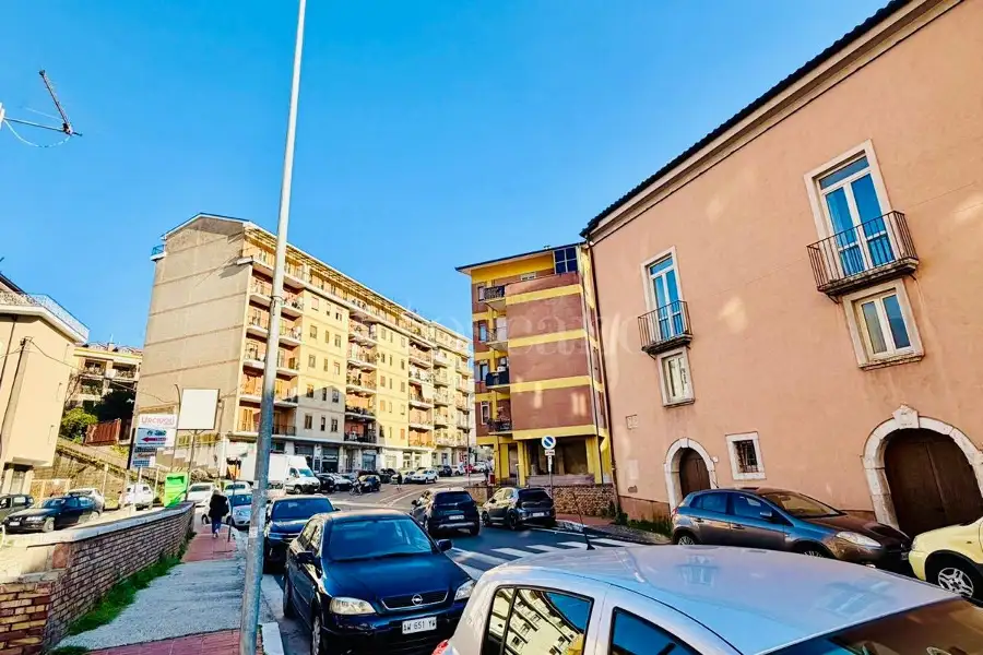 Negozio in vendita di 60 mq a €60.000 (rif. 49/2026)