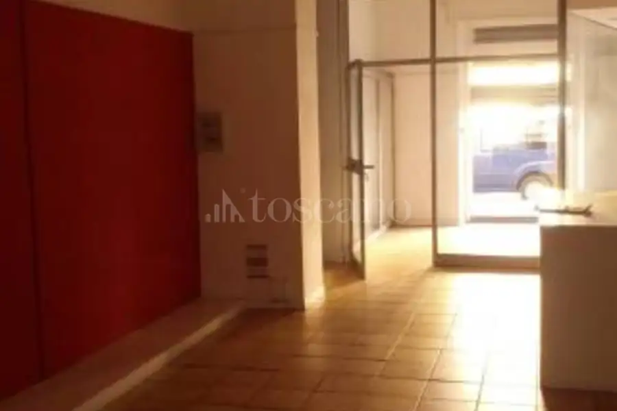 Negozio in affitto di 95 mq a €850 (rif. 55/2025)