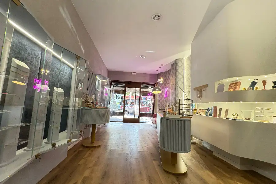 Negozio in vendita di 50 mq a €245.000 (rif. 36/2025)