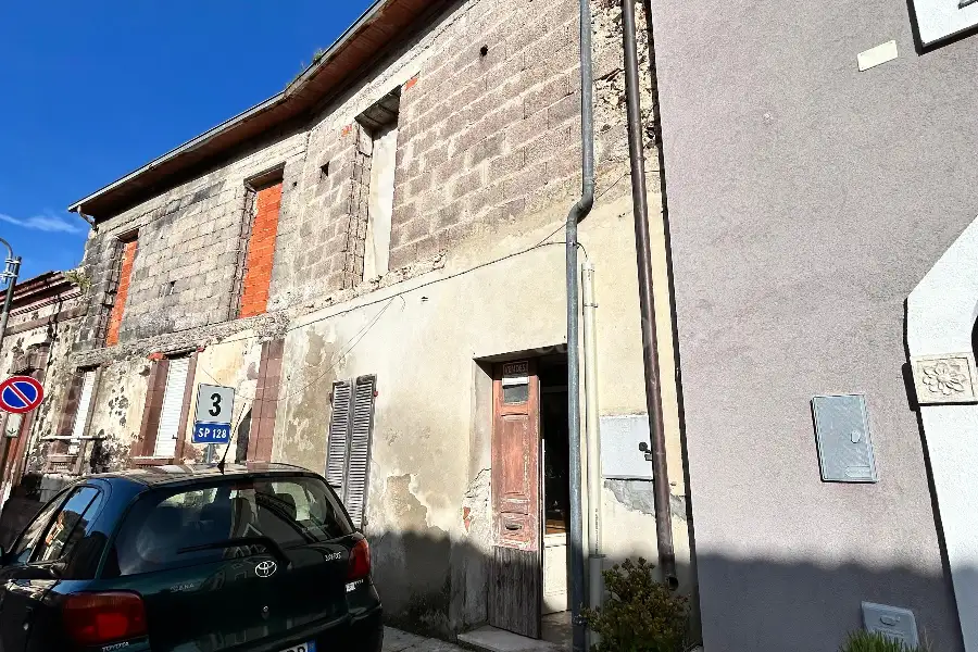 Casa Indipendente in vendita di 227 mq a €13.000 (rif. 5/2026)