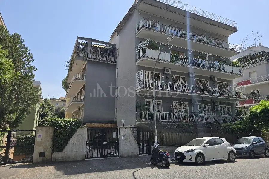 Box in vendita di 13 mq a €70.000 (rif. 13/2026)