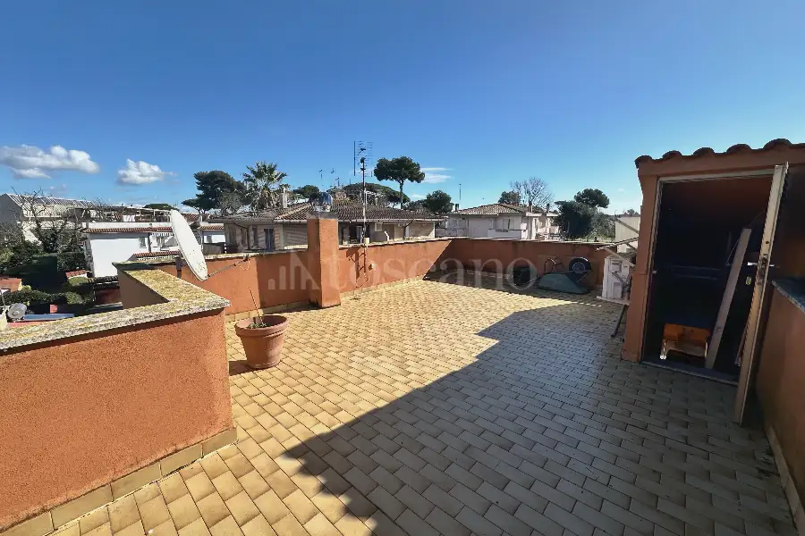 Villa Plurifamiliare in vendita di 100 mq a €260.000 (rif. 12/2026)