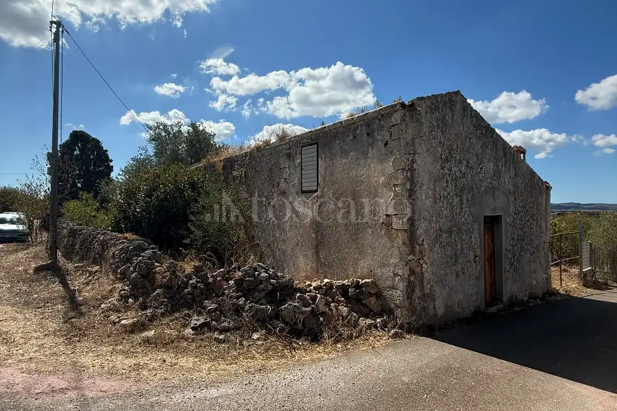 Casale in vendita di 120 mq a €85.000 (rif. 201/2026)