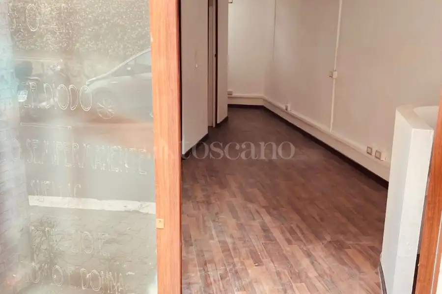 Negozio in affitto di 49 mq a €780 (rif. 13/2026)