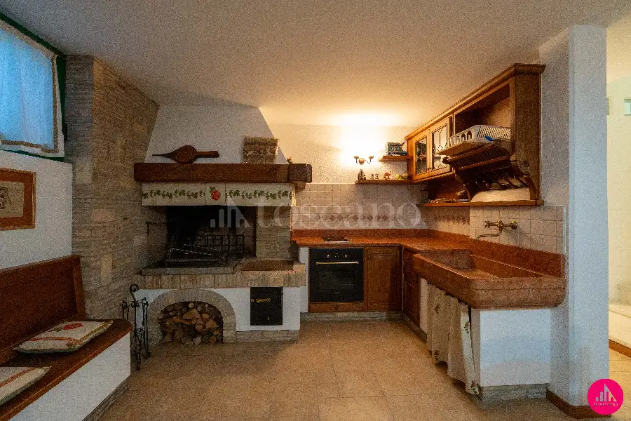 Villa Bifamiliare in vendita di 230 mq a €469.000 (rif. 54/2026)