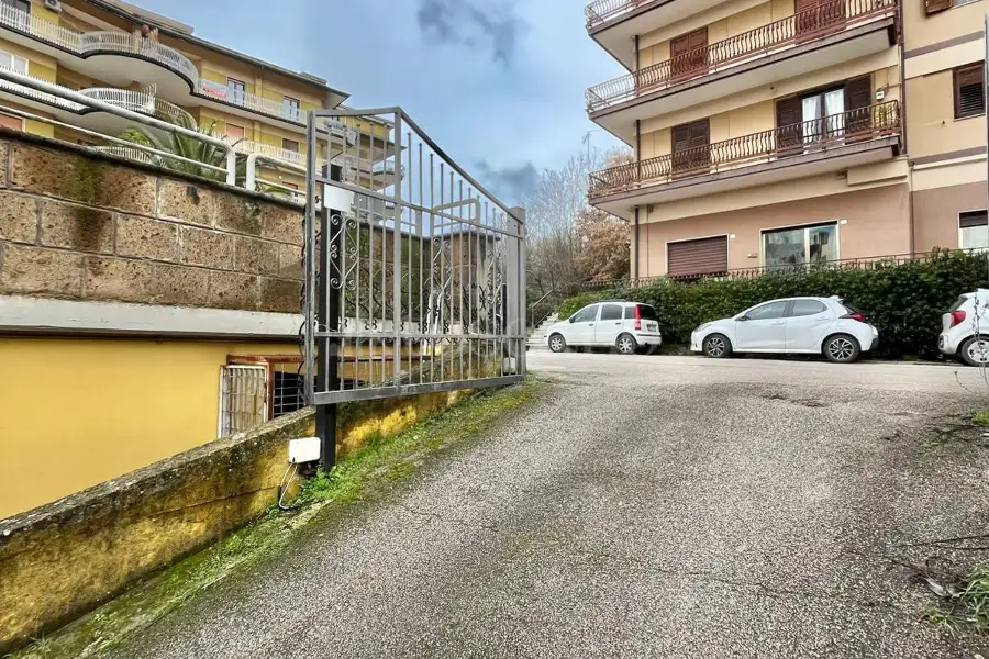 Box in vendita di 18 mq a €20.000 (rif. 73/2026)
