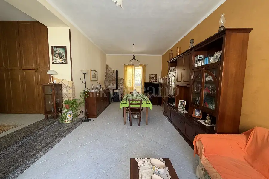 Casa Indipendente in vendita di 220 mq a €330.000 (rif. 148/2026)