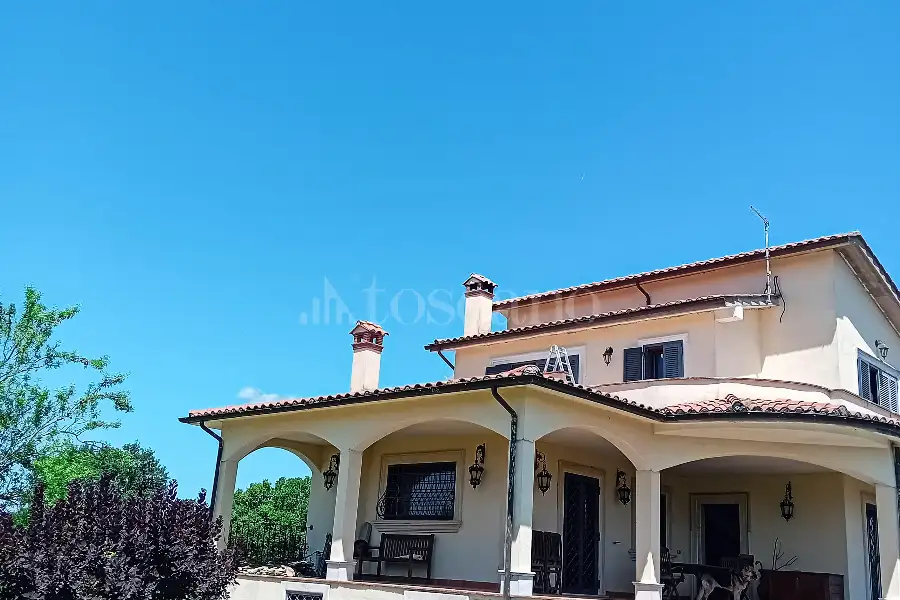 Villa in vendita di 432 mq a €415.000 (rif. 36/2026)