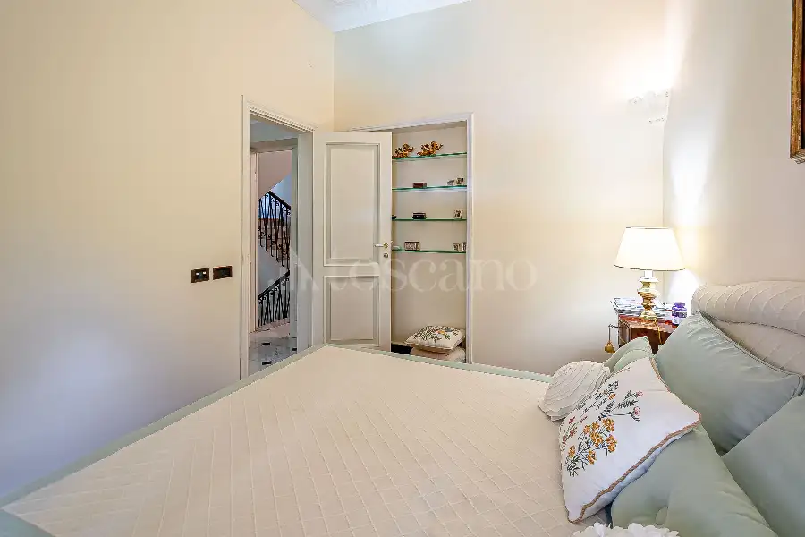 Villa in vendita di 496 mq a €3.950.000 (rif. 71/2026)