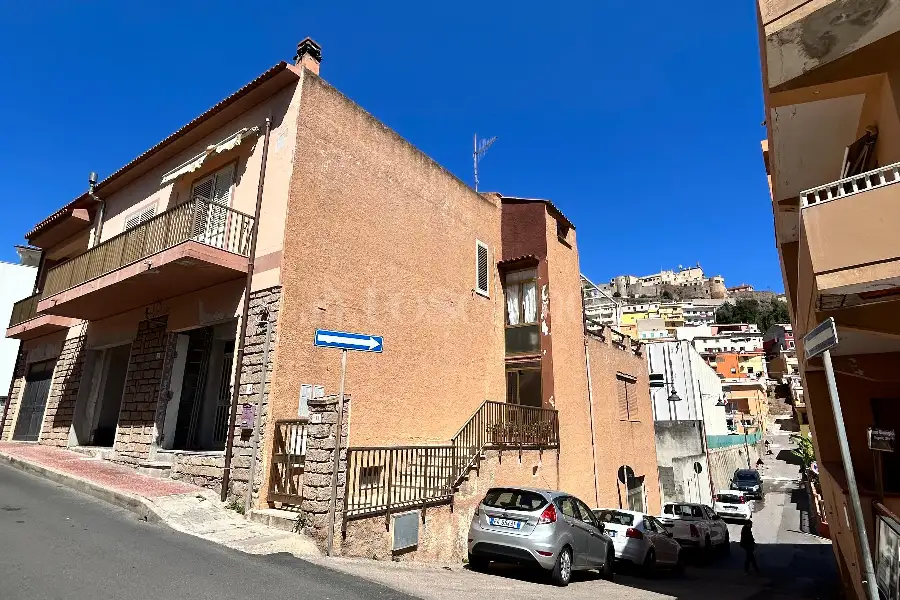 Casa Indipendente in vendita di 260 mq a €240.000 (rif. 120/2026)