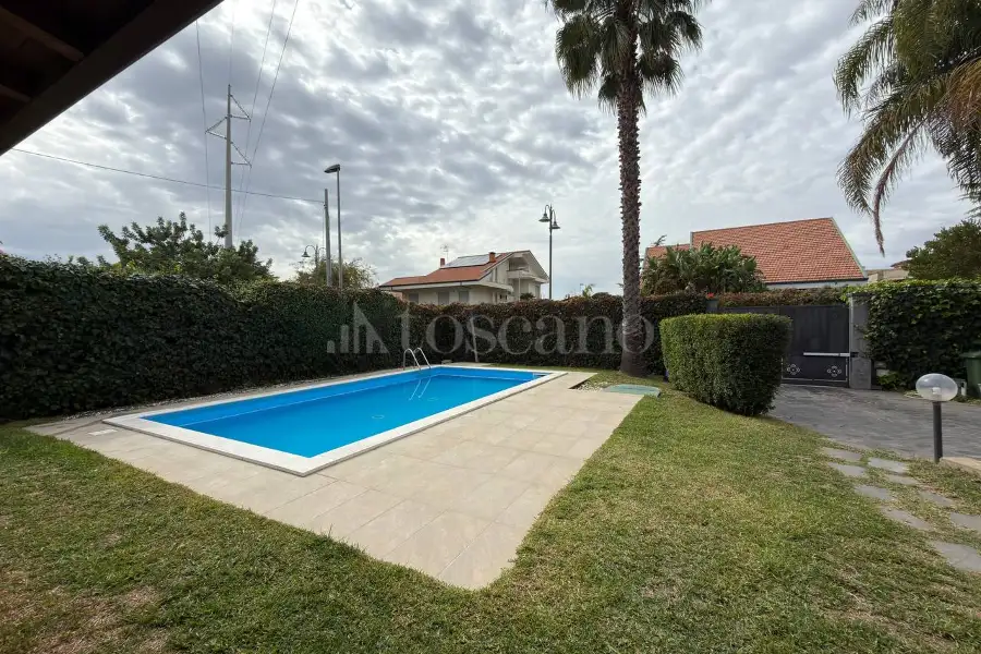 Villa in vendita di 200 mq a €775.000 (rif. 162/2025)
