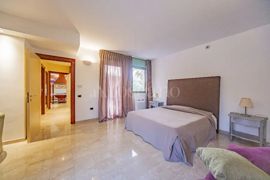 Villa in vendita di 500 mq a €990.000 (rif. 100/2025)