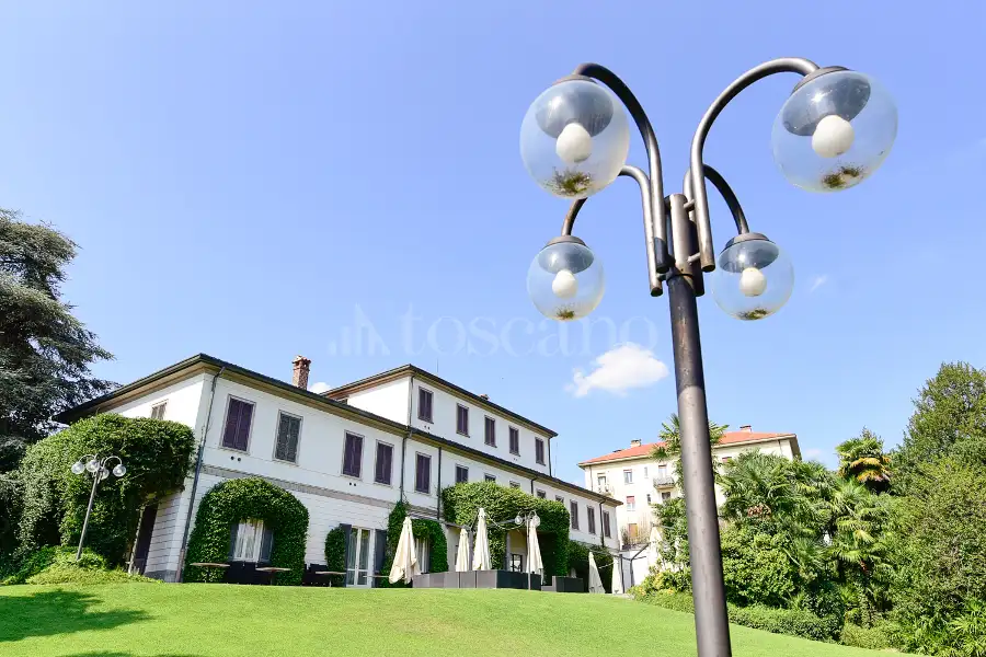 Albergo in vendita di 2.300 mq a €4.500.000 (rif. 39/2026)