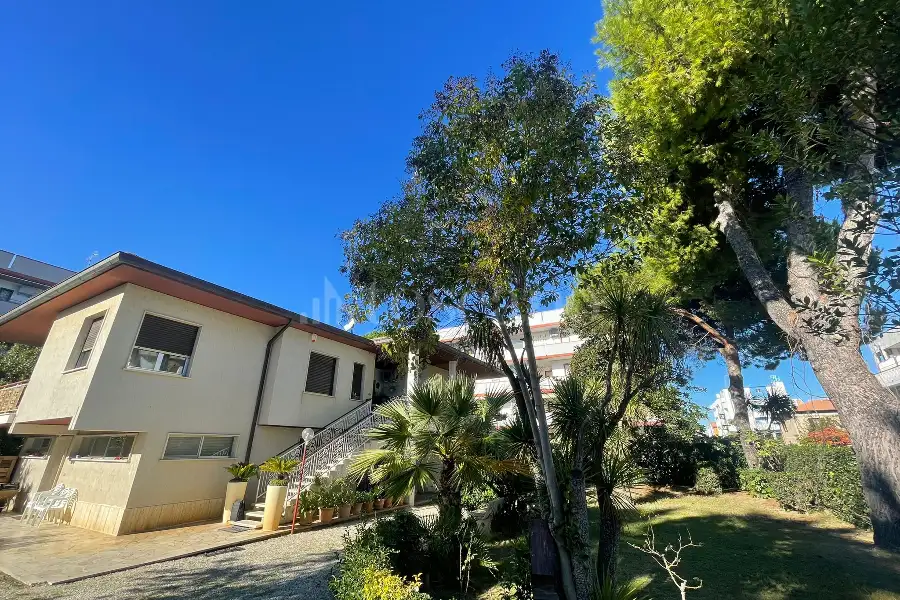 Casa Indipendente in vendita di 312 mq a €870.000 (rif. 58/2025)