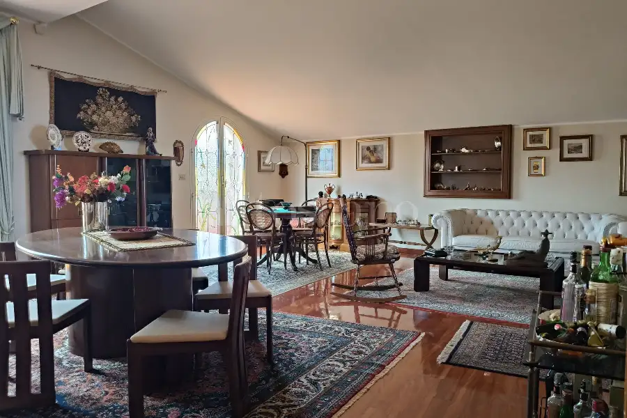 Casa in vendita di 260 mq a €415.000 (rif. 116/2026)