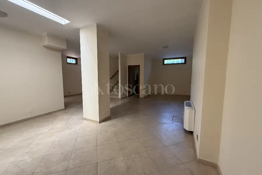 Villa Bifamiliare in affitto di 135 mq a €1.900 (rif. 9/2026)