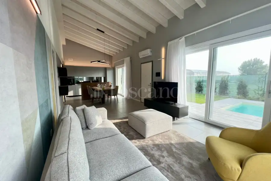 Villa in vendita di 155 mq a €620.000 (rif. 77/2022)