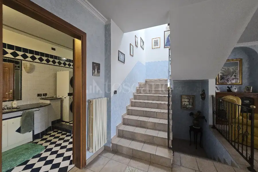 Casa Indipendente in vendita di 410 mq a €615.000 (rif. 40/2025)