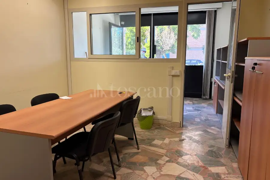 Negozio in affitto di 53 mq a €1.100 (rif. 16/2025)