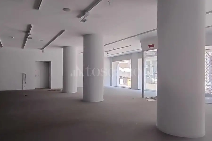 Negozio in vendita di 550 mq a €1.600.000 (rif. 72/2025)