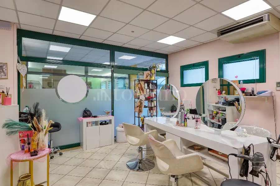 Negozio in vendita di 140 mq a €160.000 (rif. 100/2026)