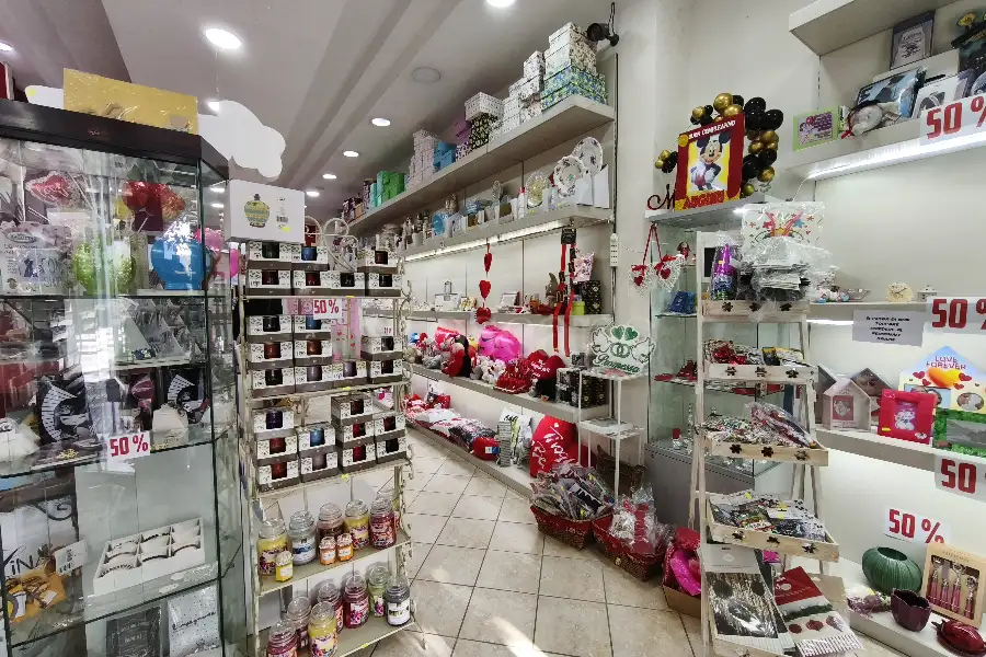 Negozio in affitto di 103 mq a €1.200 (rif. 10/2026)