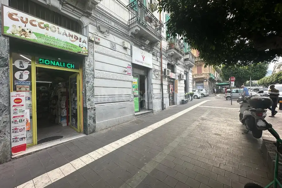 Negozio in affitto di 38 mq a €750 (rif. 53/2026)