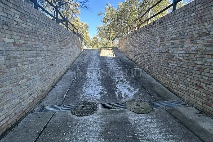 Villa in vendita di 480 mq a €880.000 (rif. 4/2026)