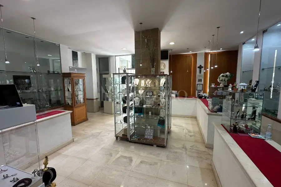 Negozio in vendita di 92 mq a €235.000 (rif. 66/2025)