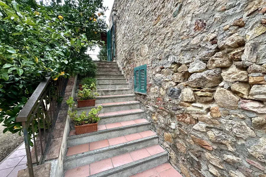 Casale in vendita di 200 mq a €790.000 (rif. 22/2025)