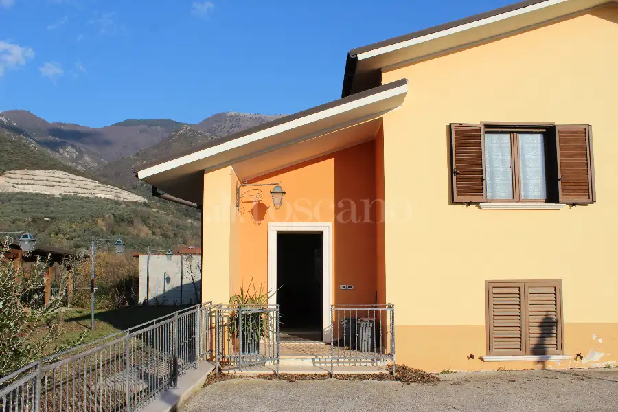 Villa in vendita di 270 mq a €255.000 (rif. 4/2026)