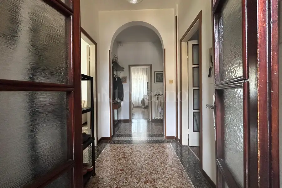 Palazzo in vendita di 400 mq a €460.000 (rif. 28/2024)