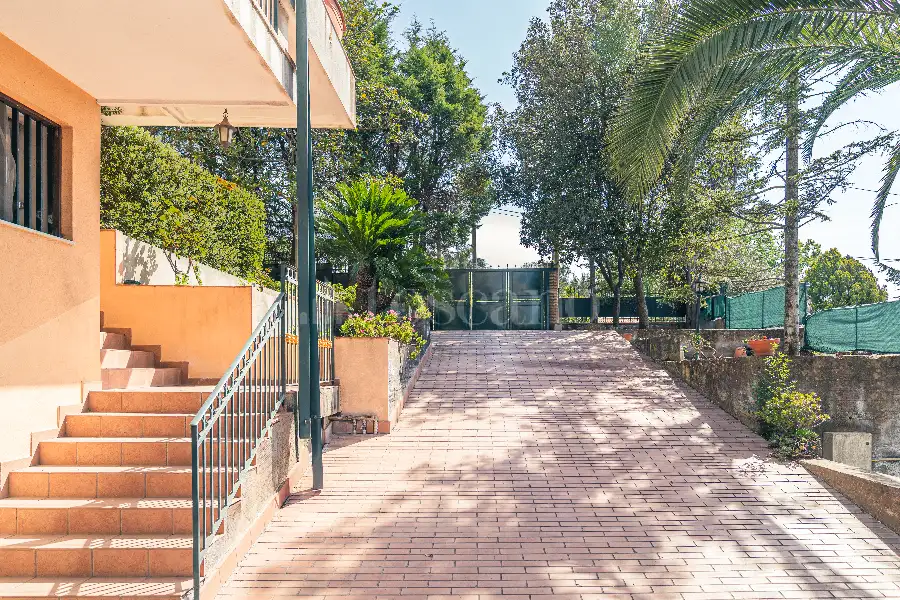 Villa in vendita di 630 mq a €785.000 (rif. 76/2026)