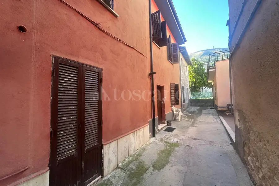 Casa Indipendente in vendita di 222 mq trattativa riservata (rif. 110/2025)